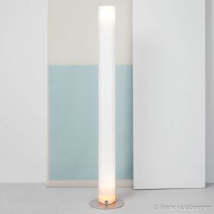 FLOS Stylos – valcovitá stojaca lampa